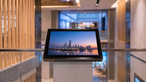 Nieuwste bedrijfsoplossingen over Capacitieve touchmonitors leveren interactieve mediaspeleroplossingen voor digitale signage-toepassingen