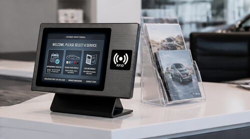 Nieuwste bedrijfsoplossingen over Industrial All-in-One PC Solution for Automotive 4S Stores