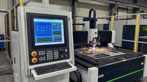 Nieuwste bedrijfsoplossingen over Industriële Paneel-PC voor Lasersnijden HMI: Machinebesturingsinterface voor Fabricageapparatuur